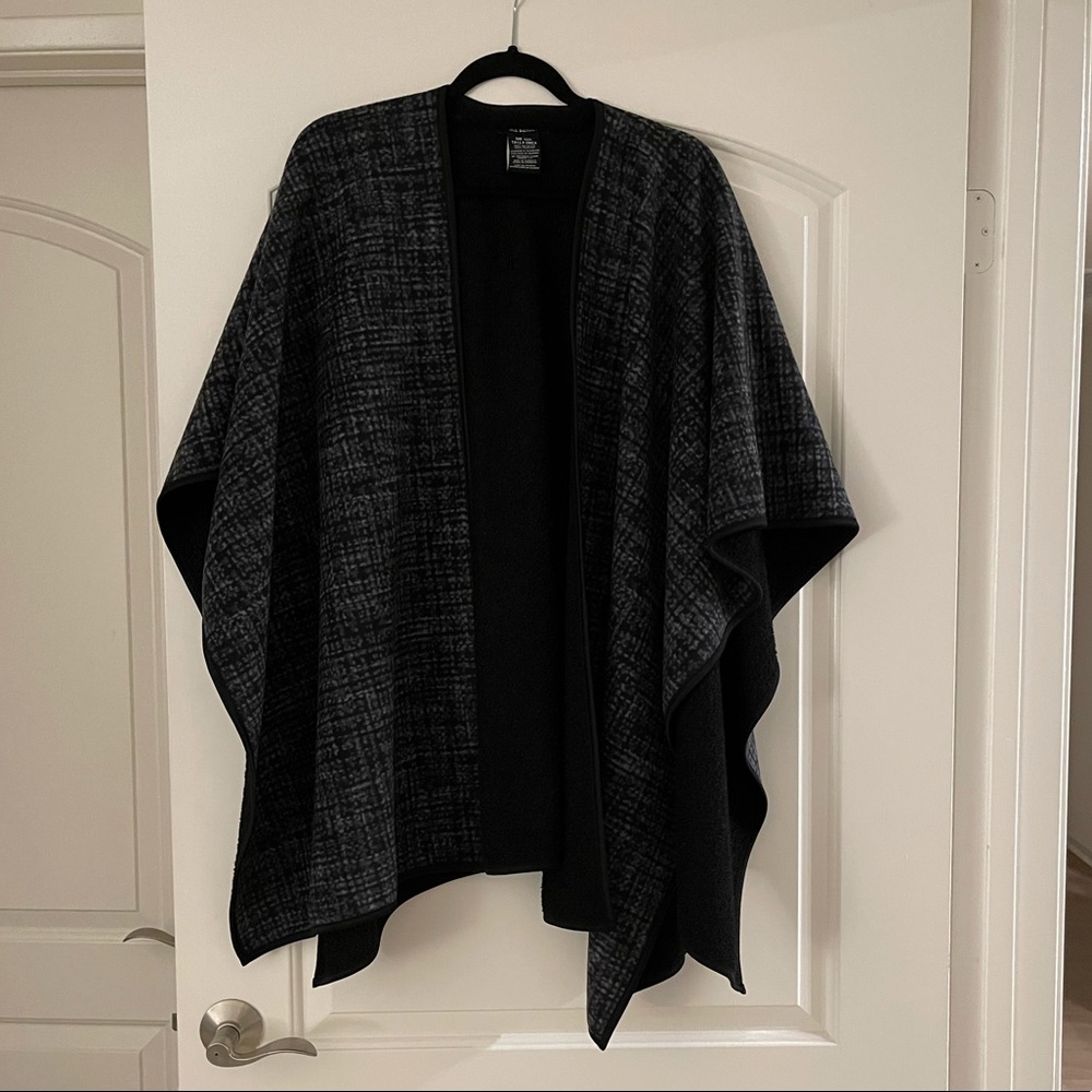 Printed Black Winter Shawl OS